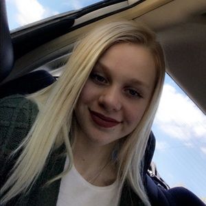 Meet your Posher, Laci